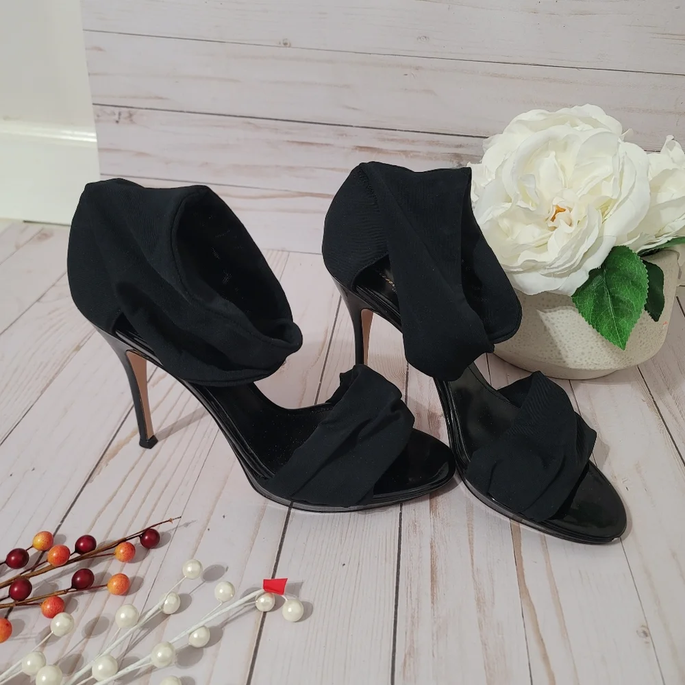 ✨️Gianvito Rossi--Black heels with black elastic strap, size 40, made in italy✨️ - Picture 3 of 16